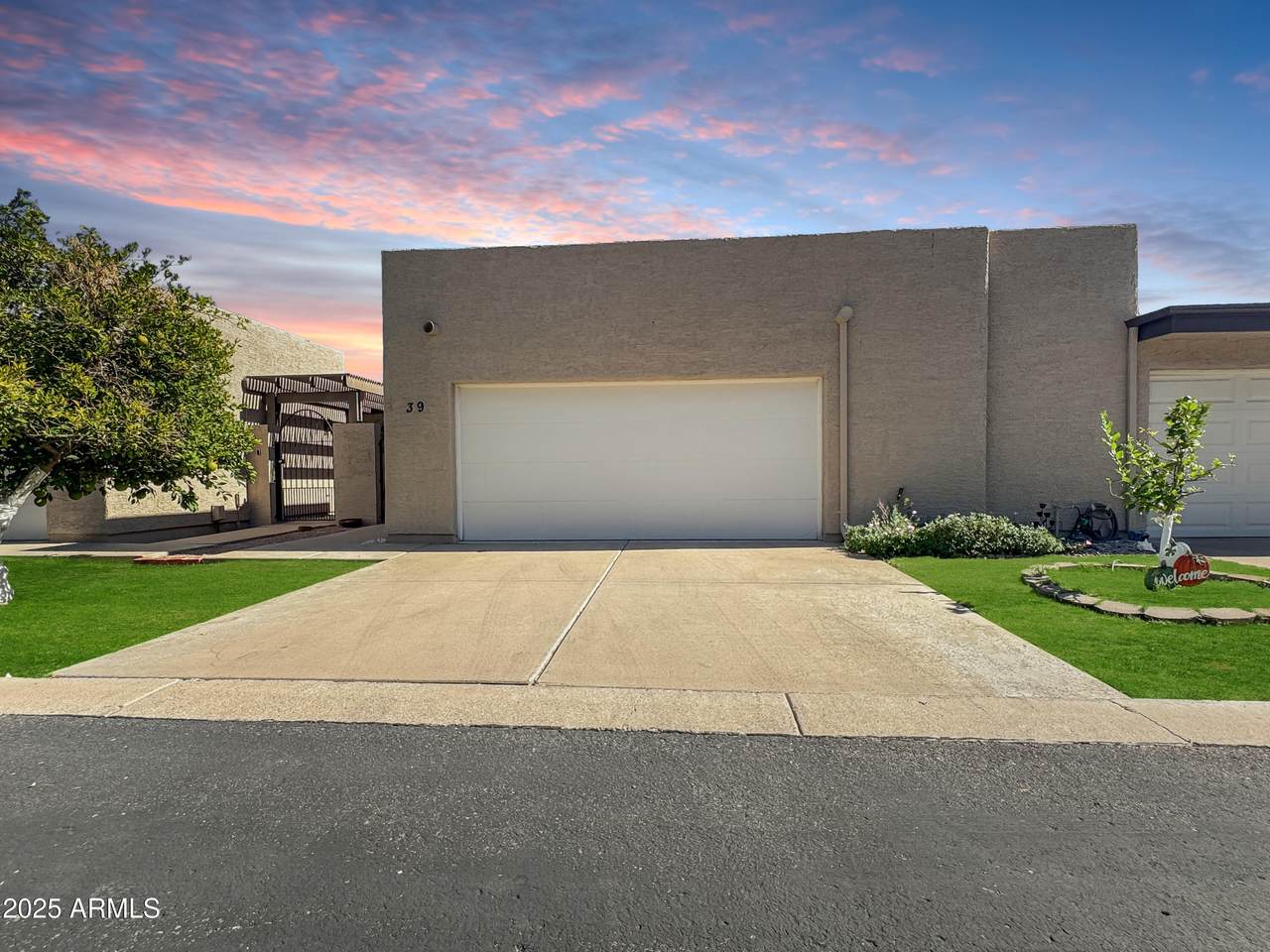 3345 University Drive - Photo 1