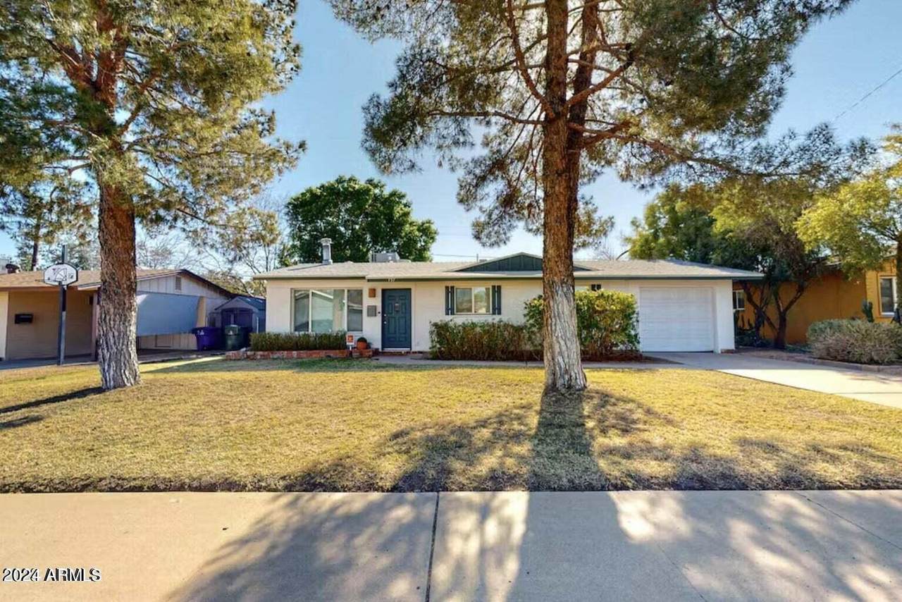 737 Papago Drive - Photo 1