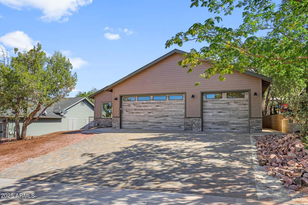 1019 Ponderosa Street - Photo 1