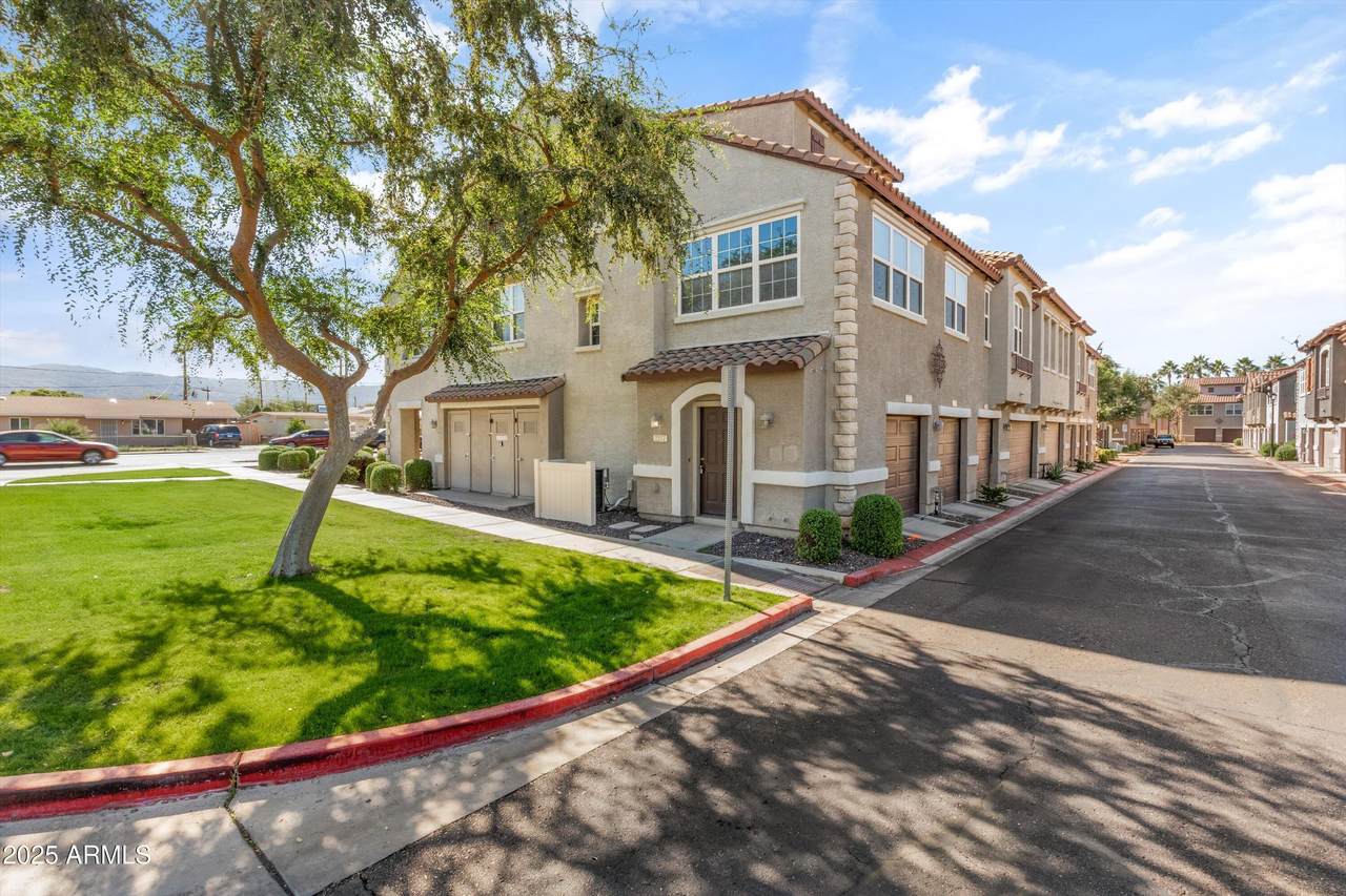 2277 Huntington Drive - Photo 1