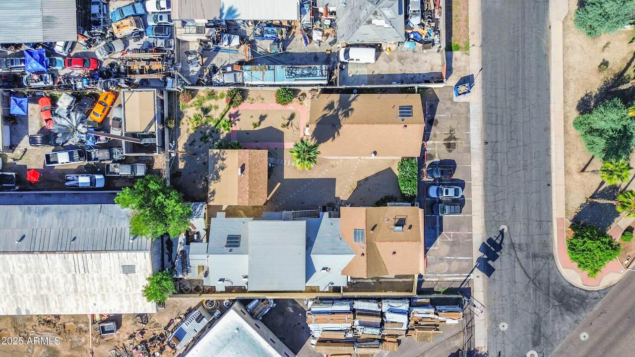 1605 Latham Street - Photo 1