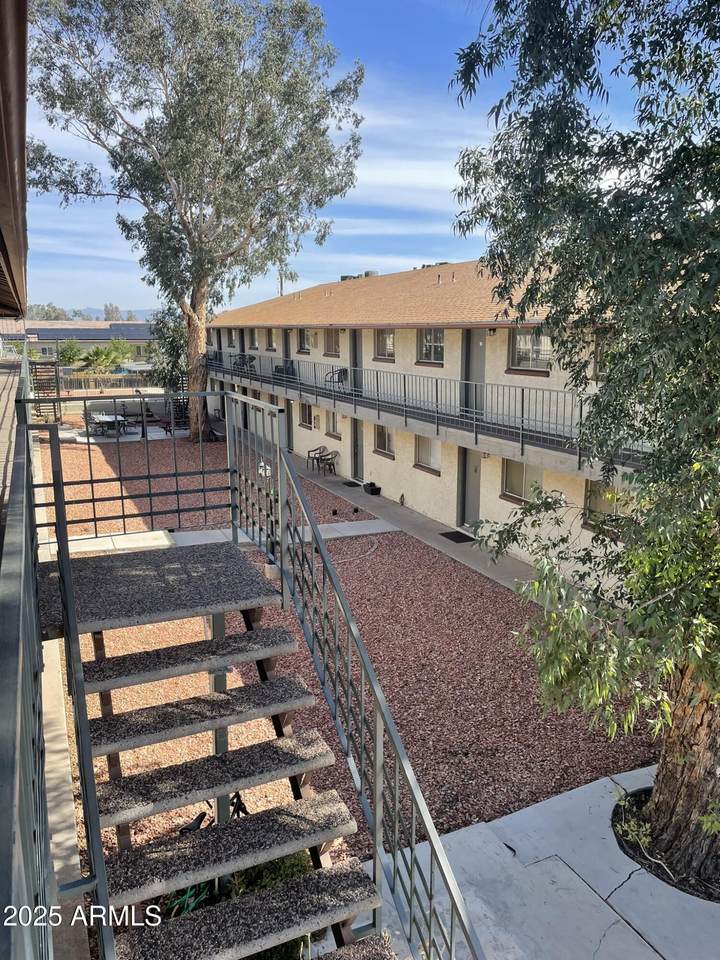 2002 Sweetwater Avenue - Photo 1