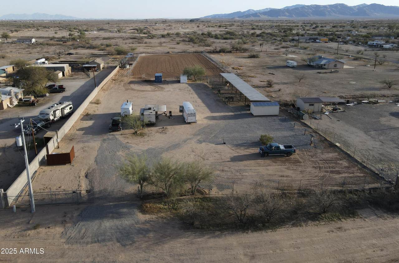 19019 Roadrunner Road - Photo 1