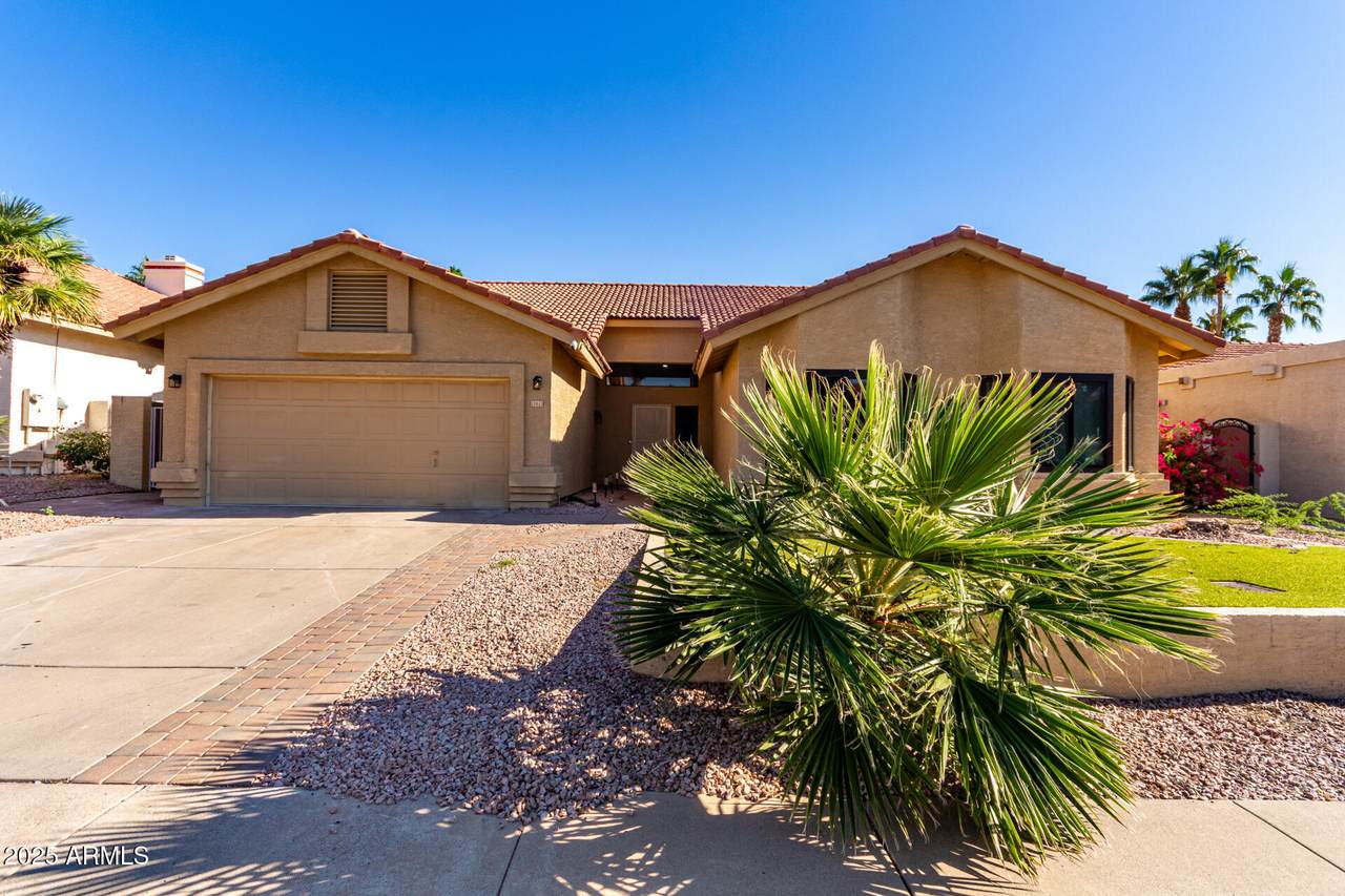 13613 37TH Street - Photo 1