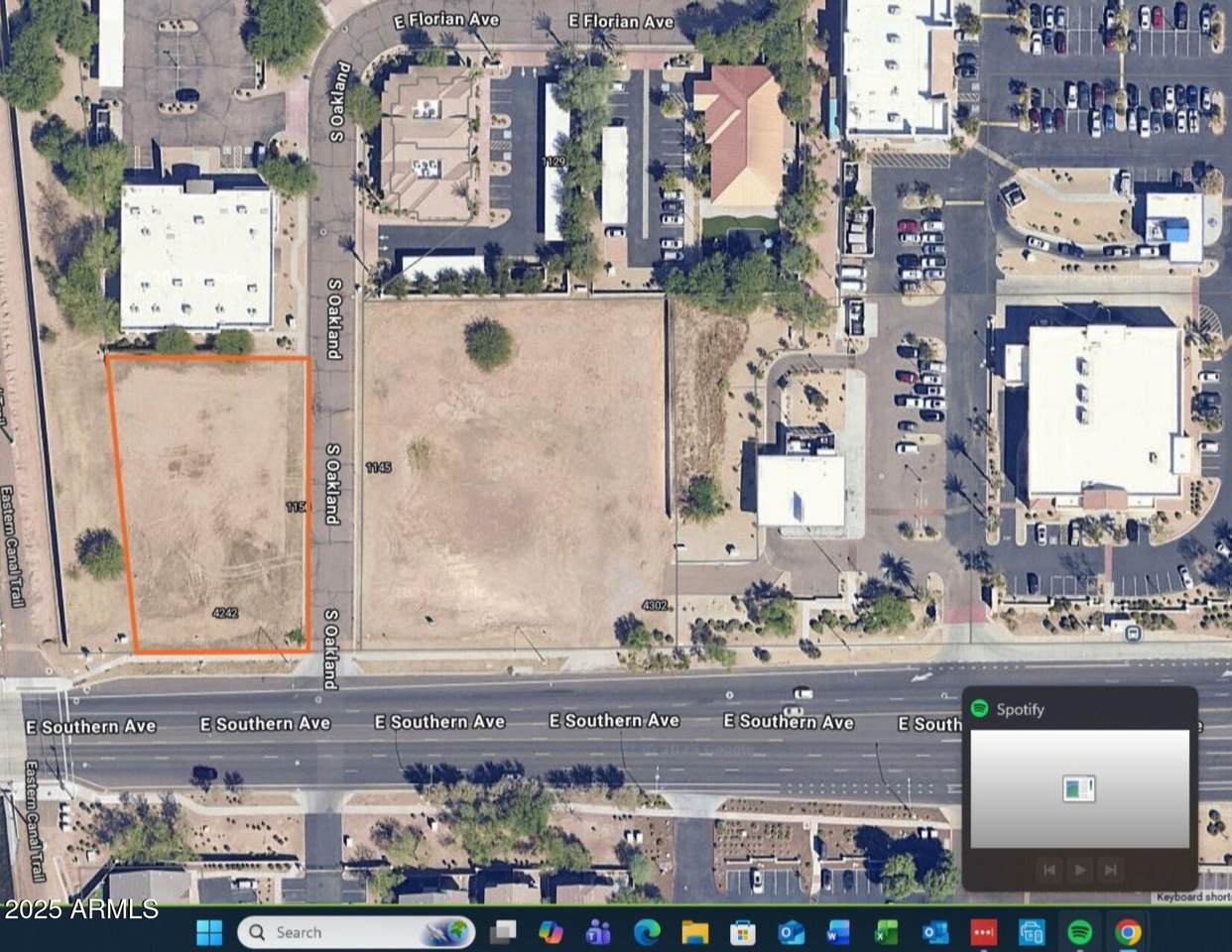 1150 Oakland Street - Photo 1