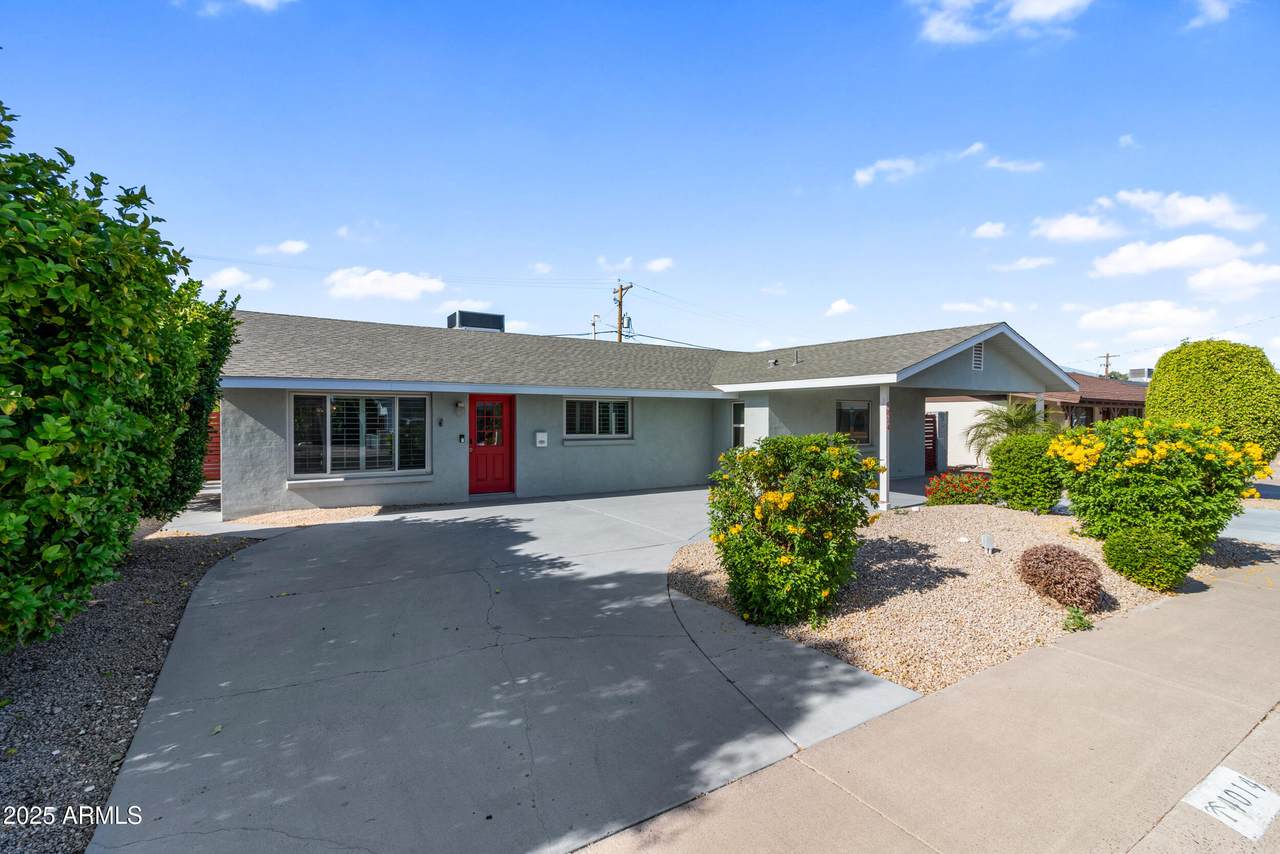 4014 81ST Street - Photo 1