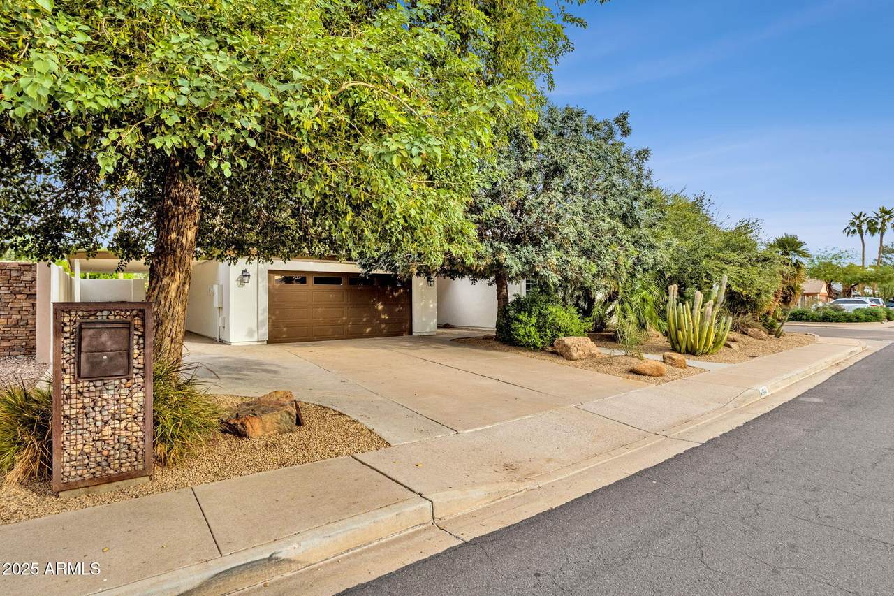 4560 Sunrise Drive - Photo 1