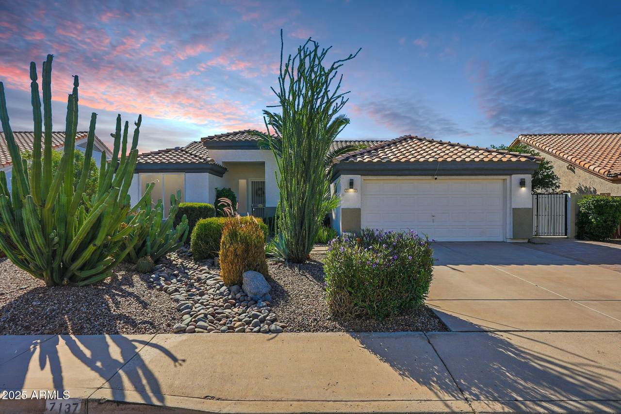 7137 Laguna Azul Avenue - Photo 1