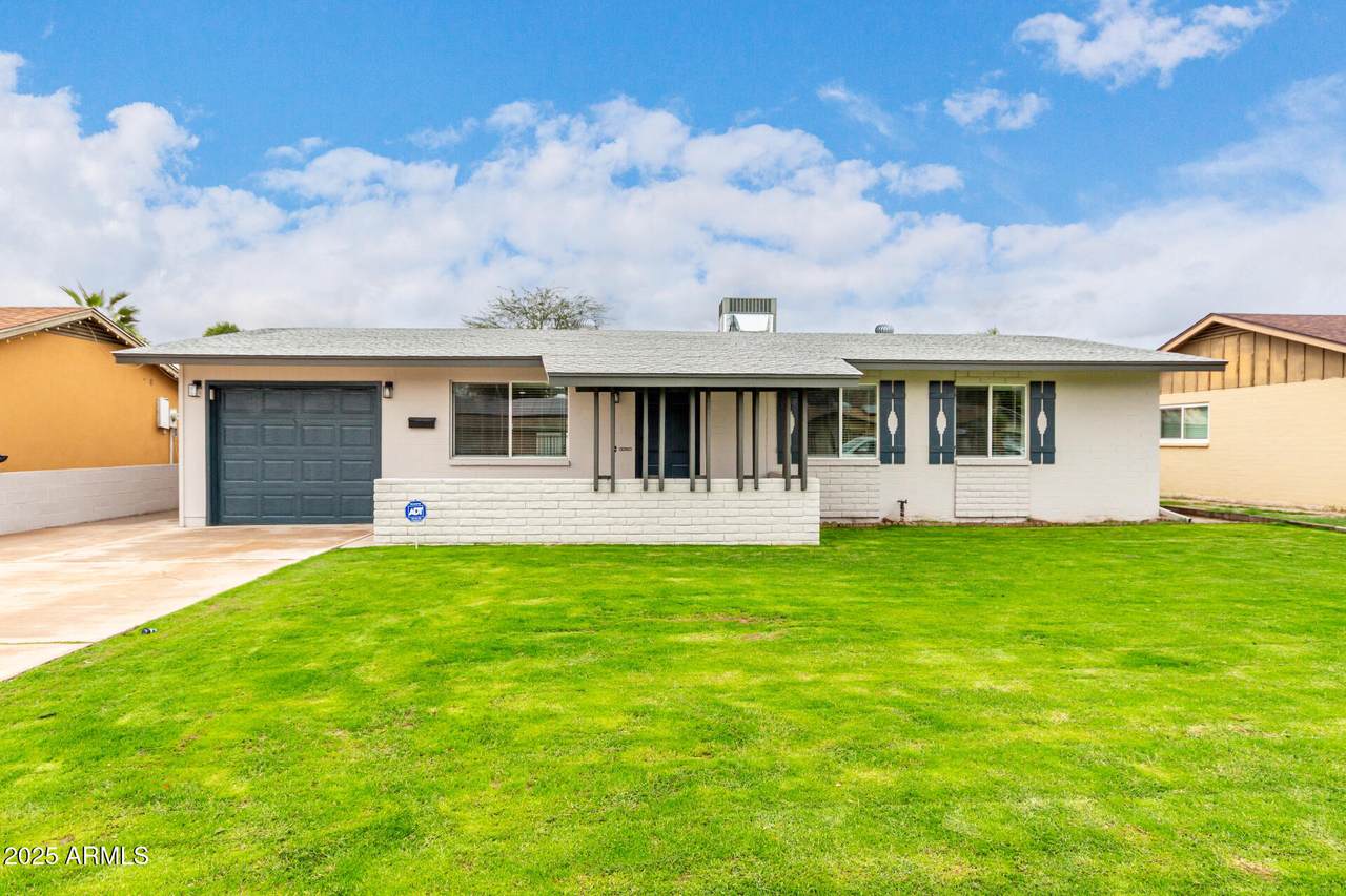 11428 25TH Avenue - Photo 1