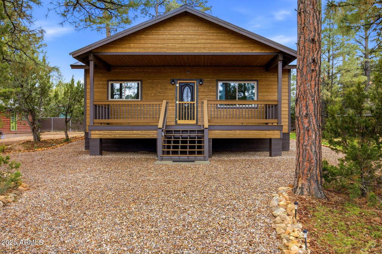 1979 Christmas Pine Circle - Photo 1