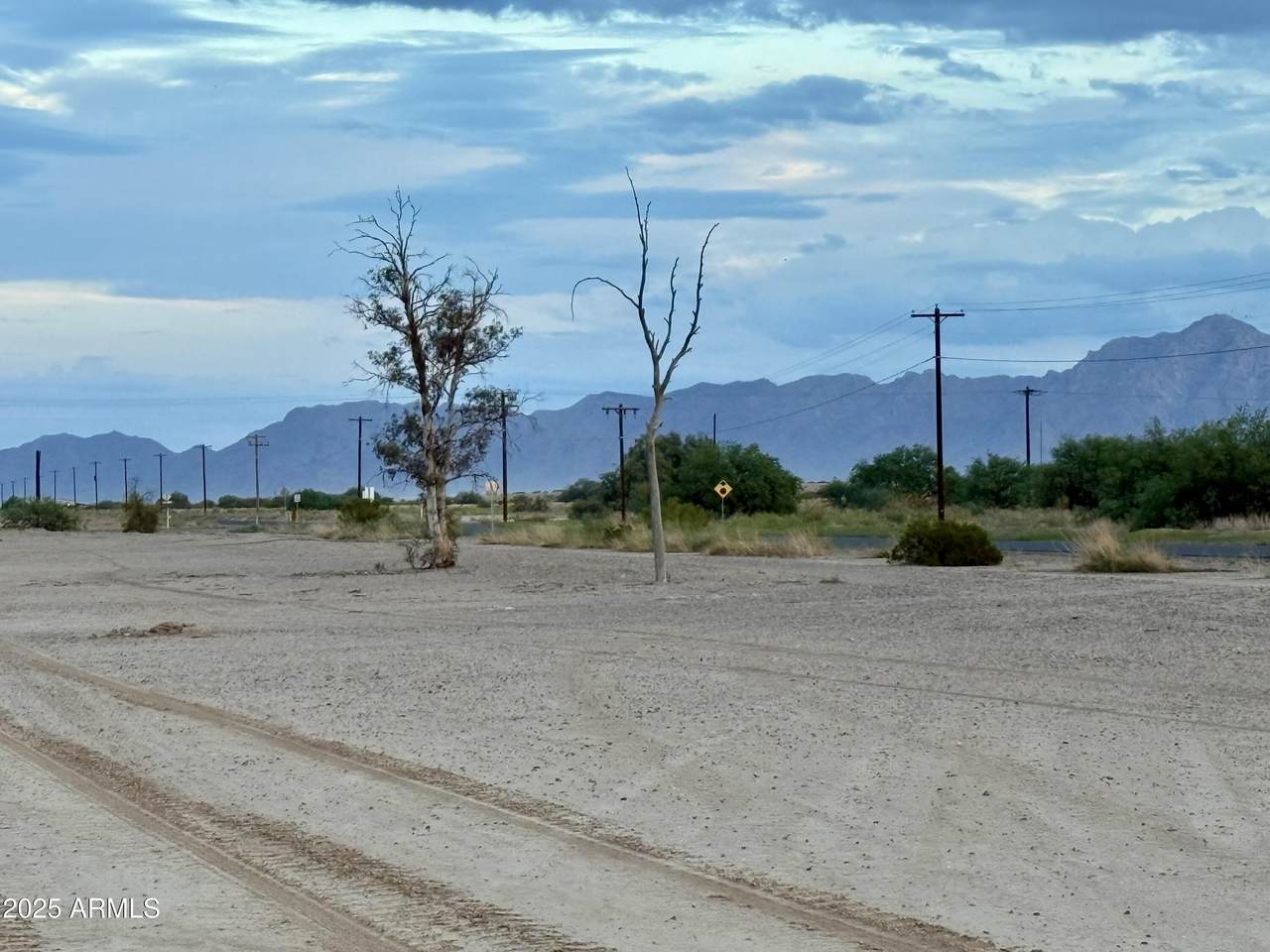 3010 Parkview Drive - Photo 1