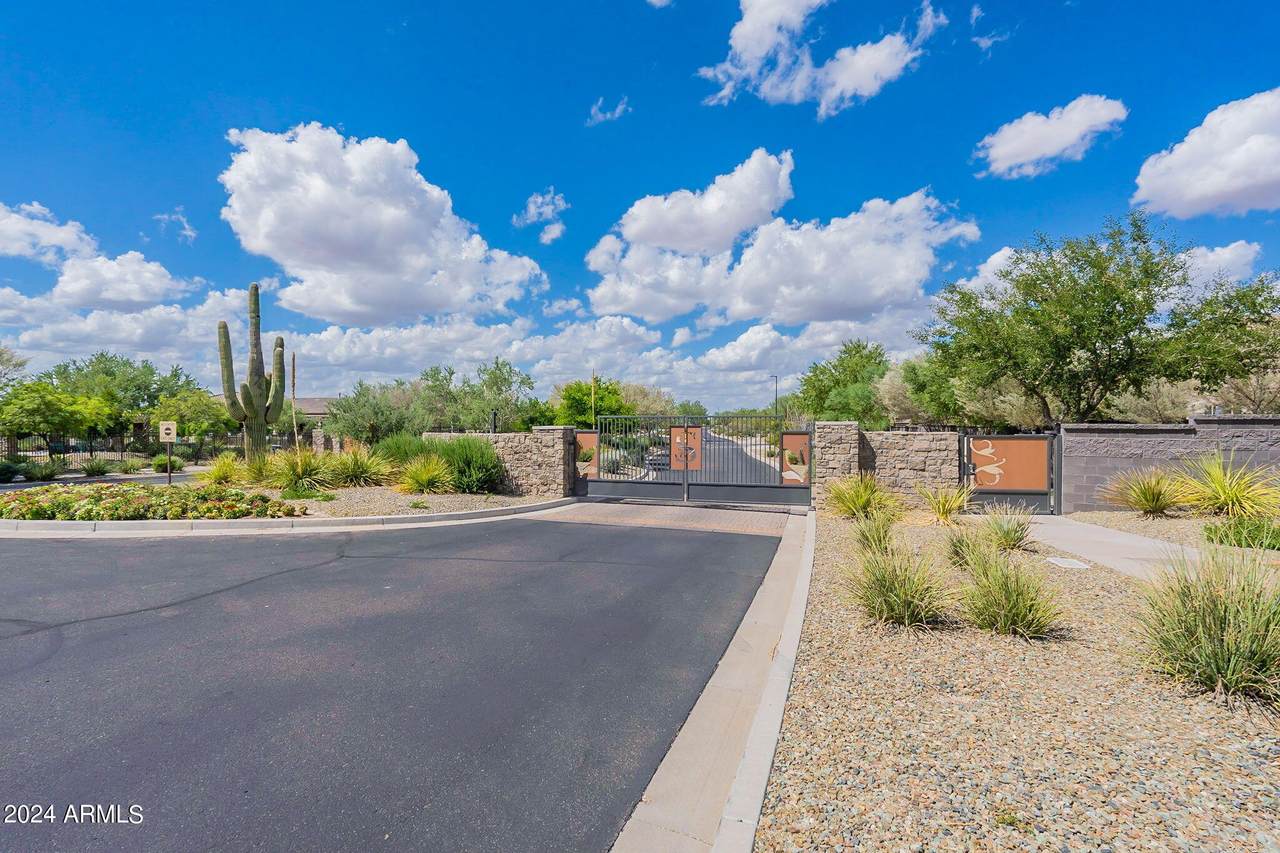 4621 Walter Way - Photo 1