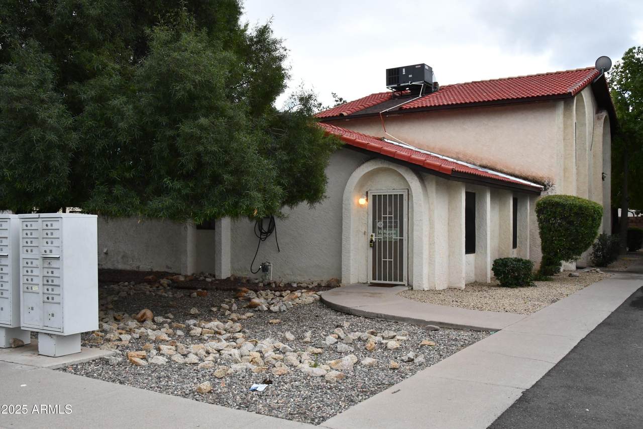 2437 Tracy Lane - Photo 1