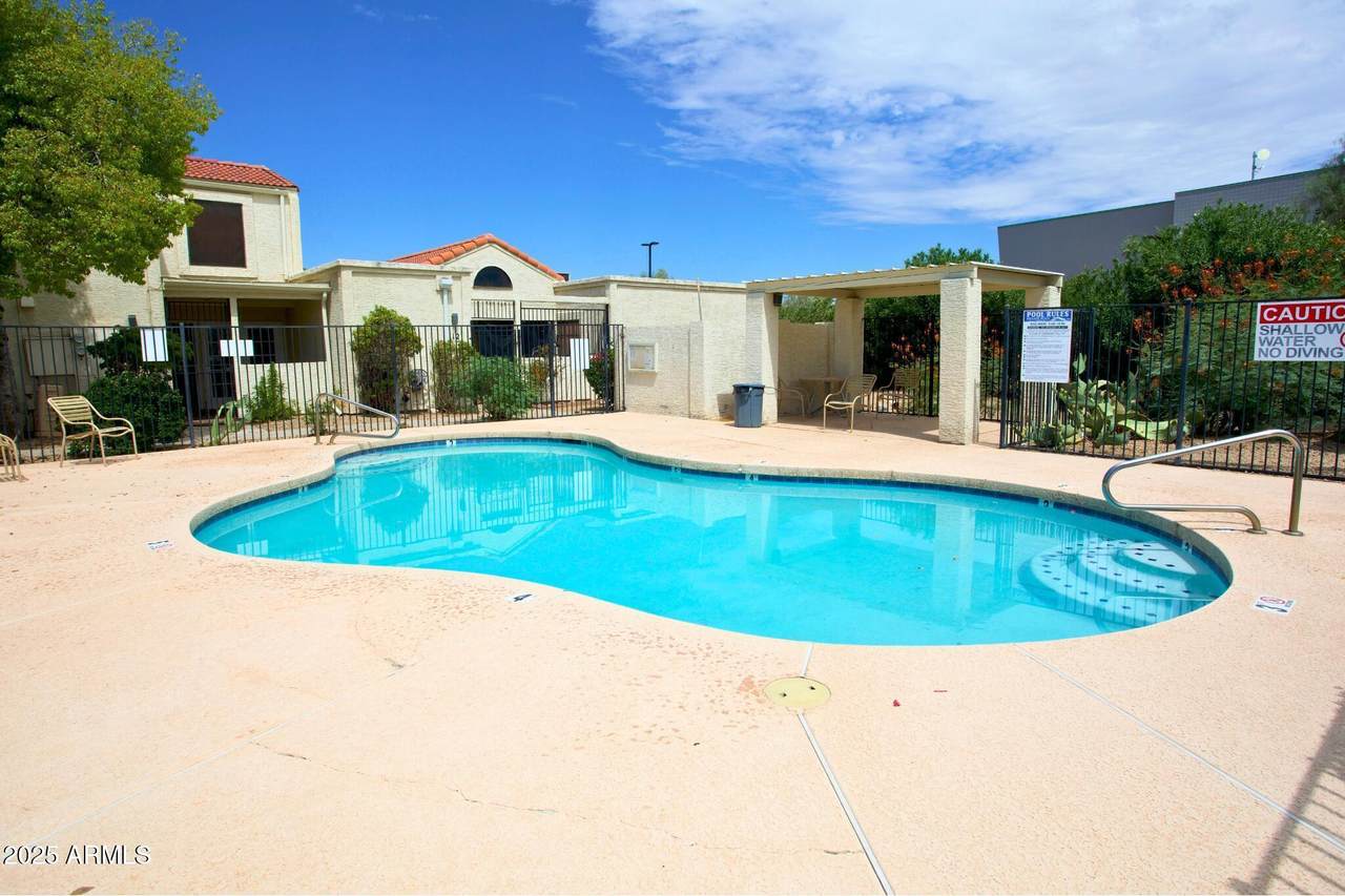15801 29TH Street - Photo 1
