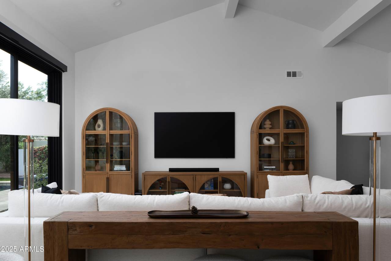 9049 81ST Street - Photo 1