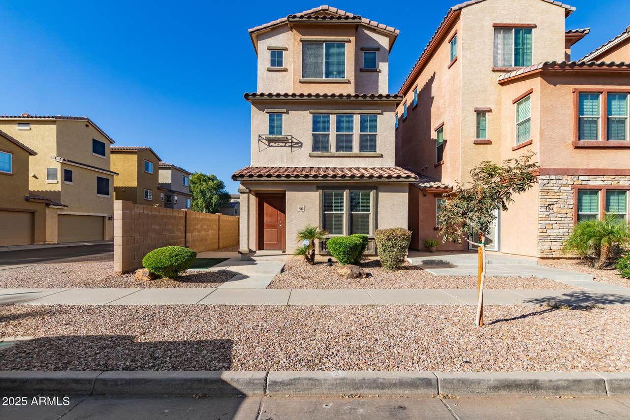 1940 77TH Drive - Photo 1