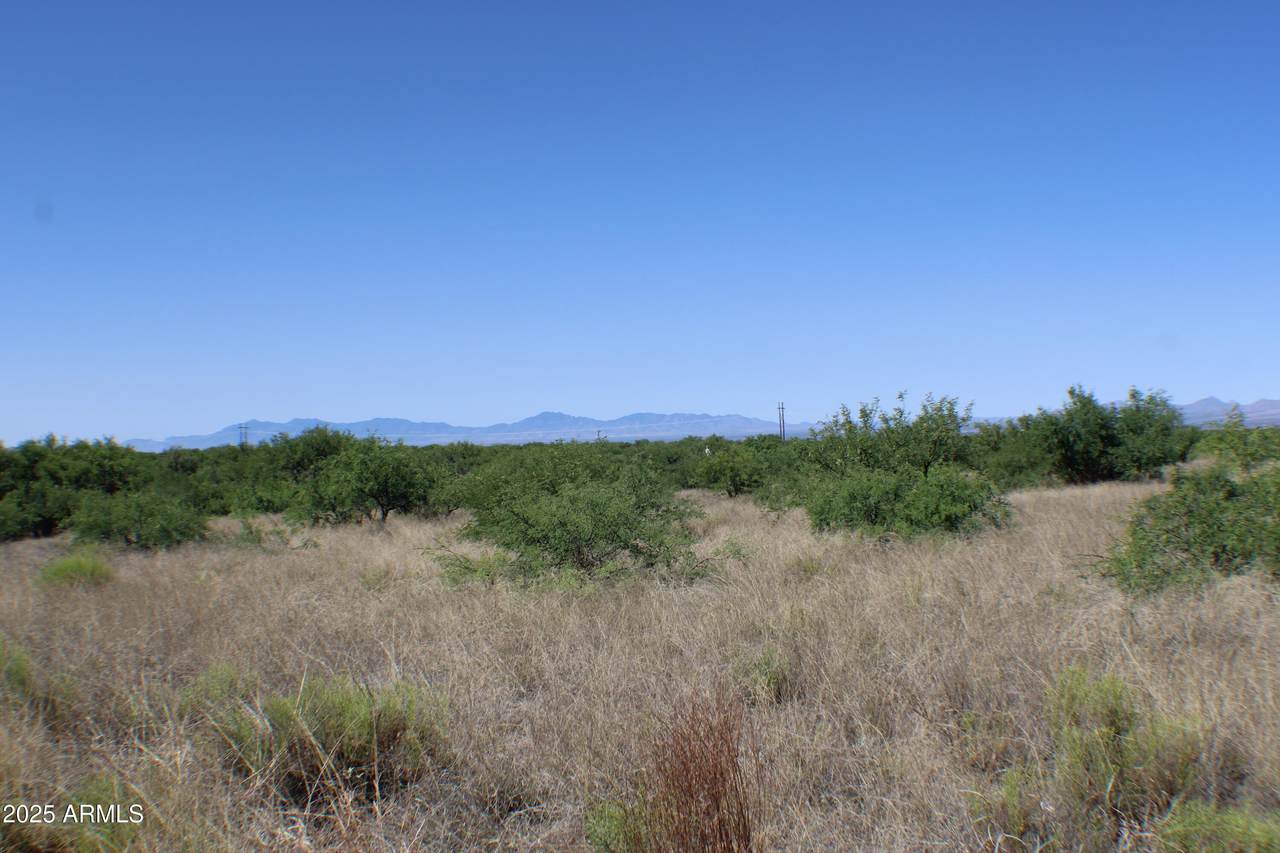 https://bt-photos.global.ssl.fastly.net/armls/1280_boomver_1_6956661-2.jpg