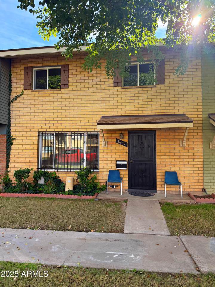 1657 Hazelwood Street - Photo 1
