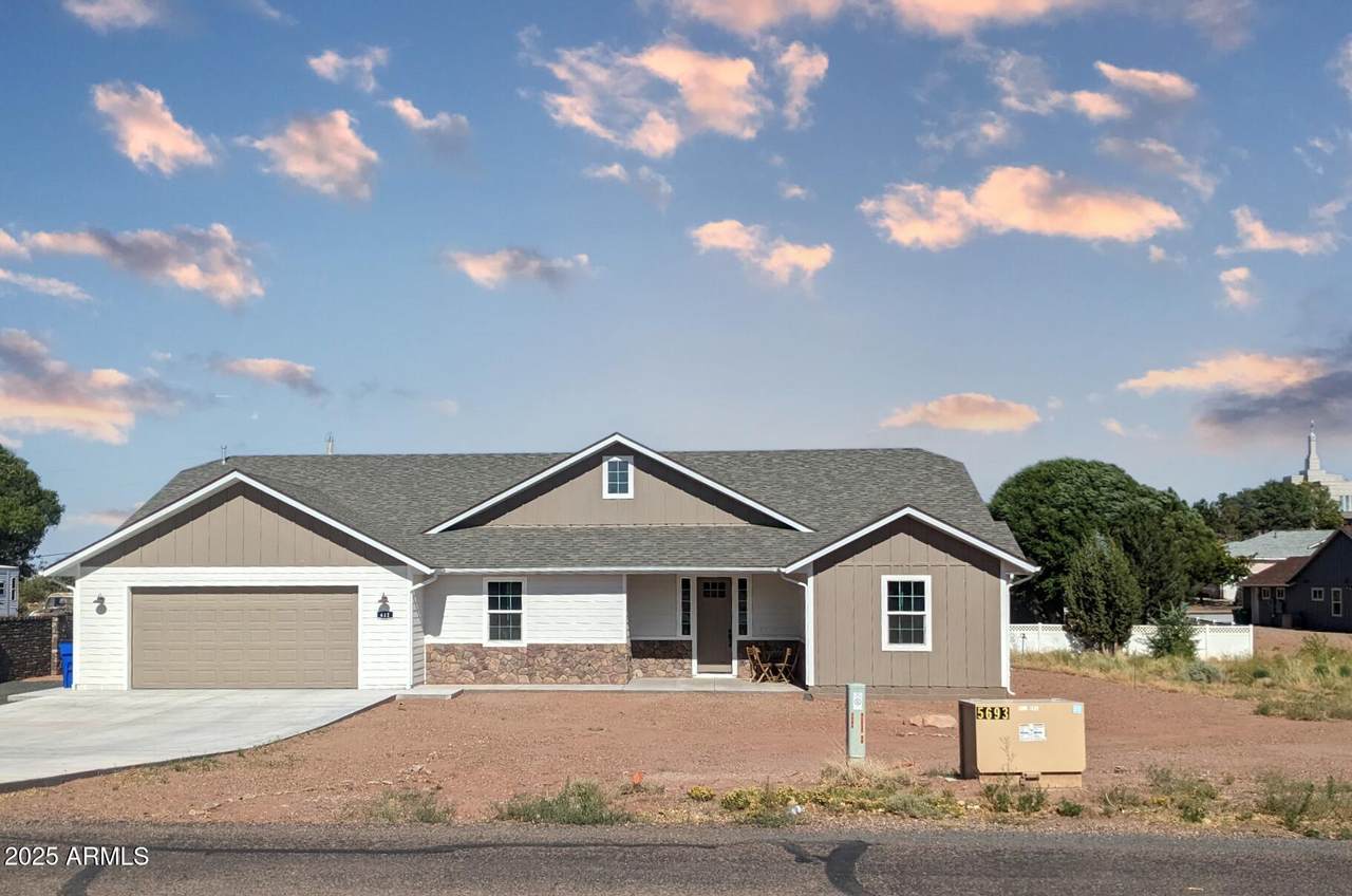 411 Hillcrest Drive - Photo 1
