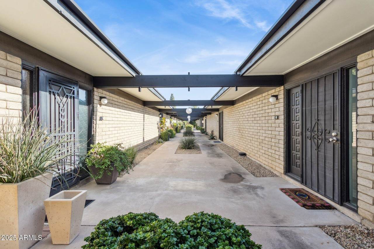 110 Missouri Avenue - Photo 1