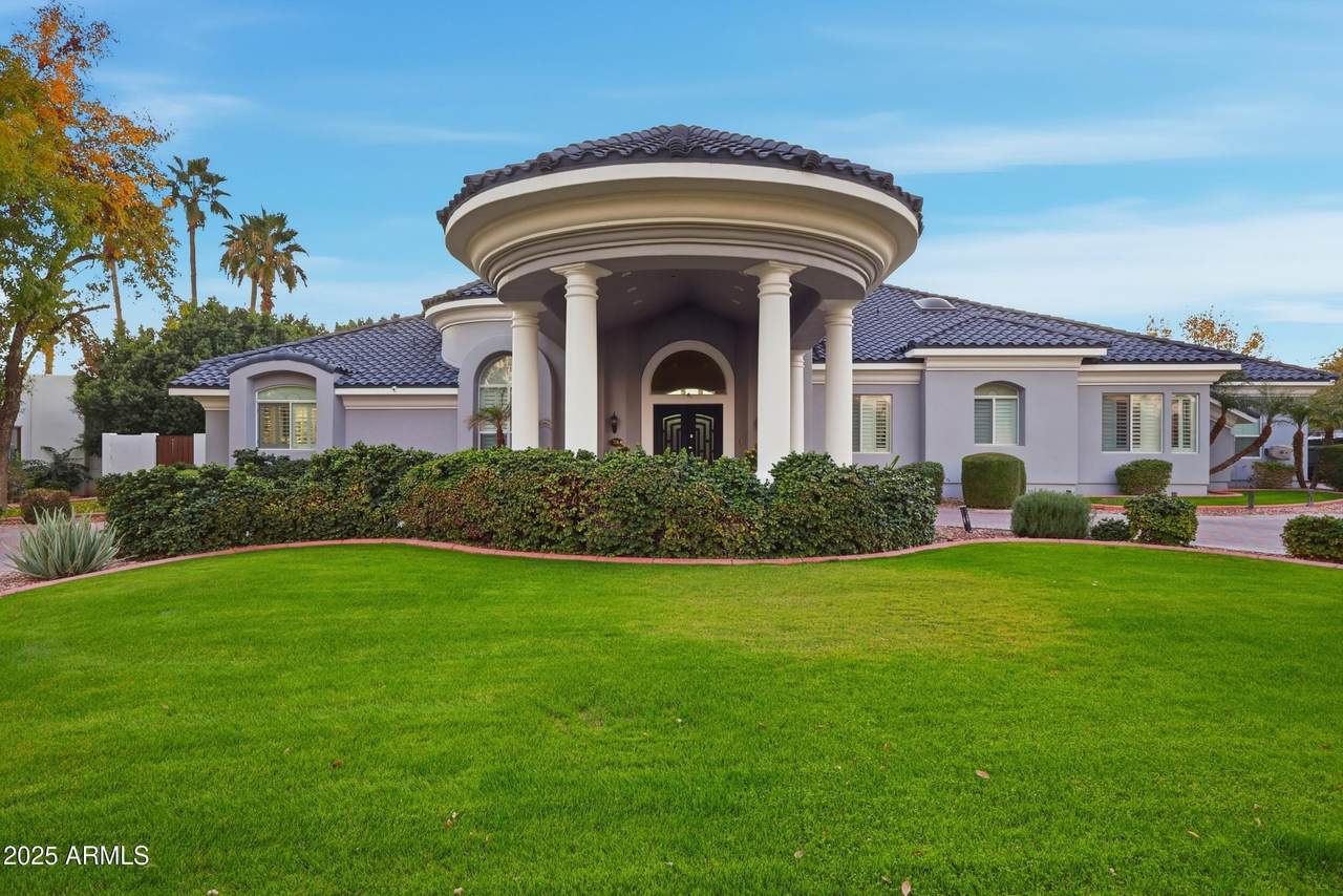 330 Cloverfield Circle - Photo 1