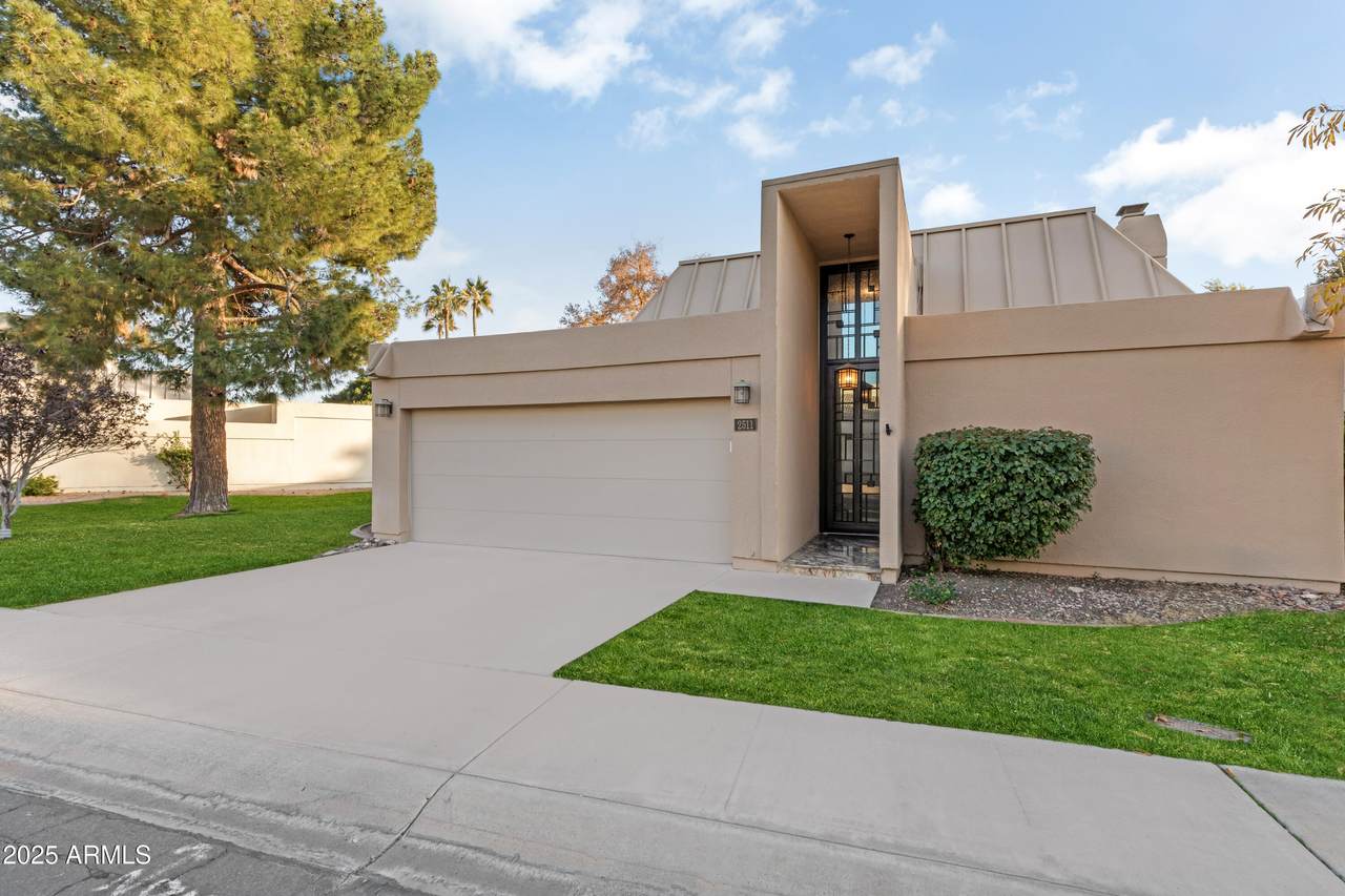 2511 Oregon Avenue - Photo 1