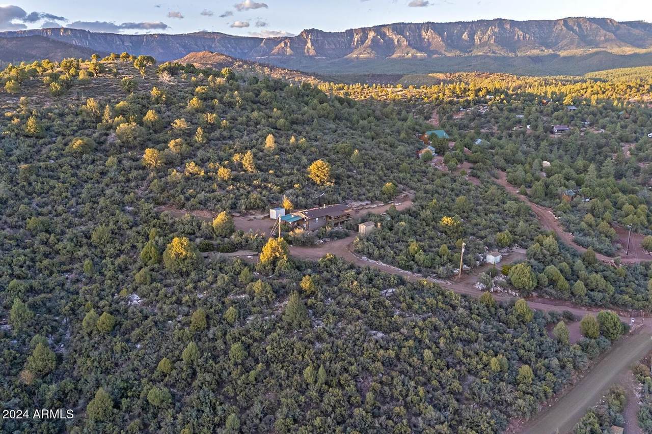 1422 Munsee Drive - Photo 1