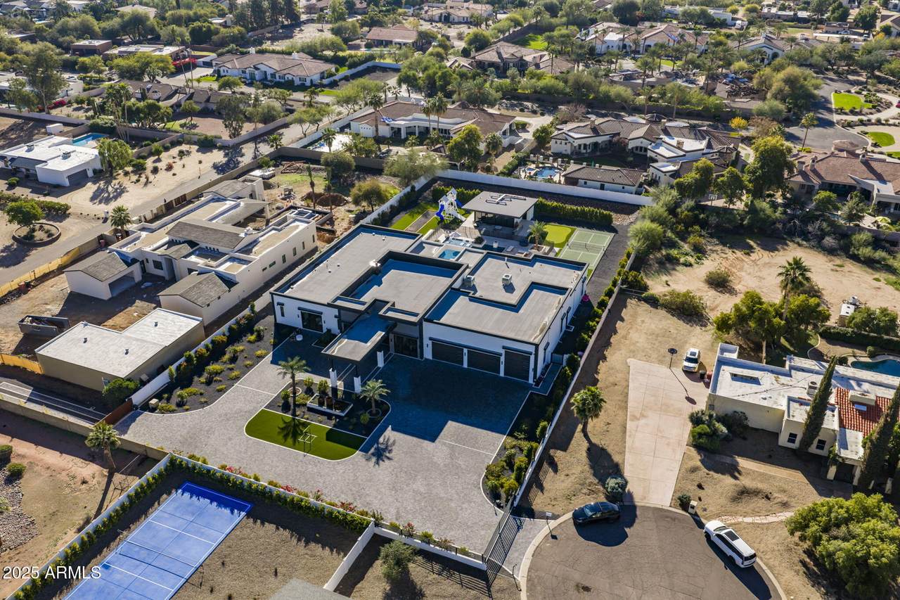 7627 Sunnyside Drive - Photo 1