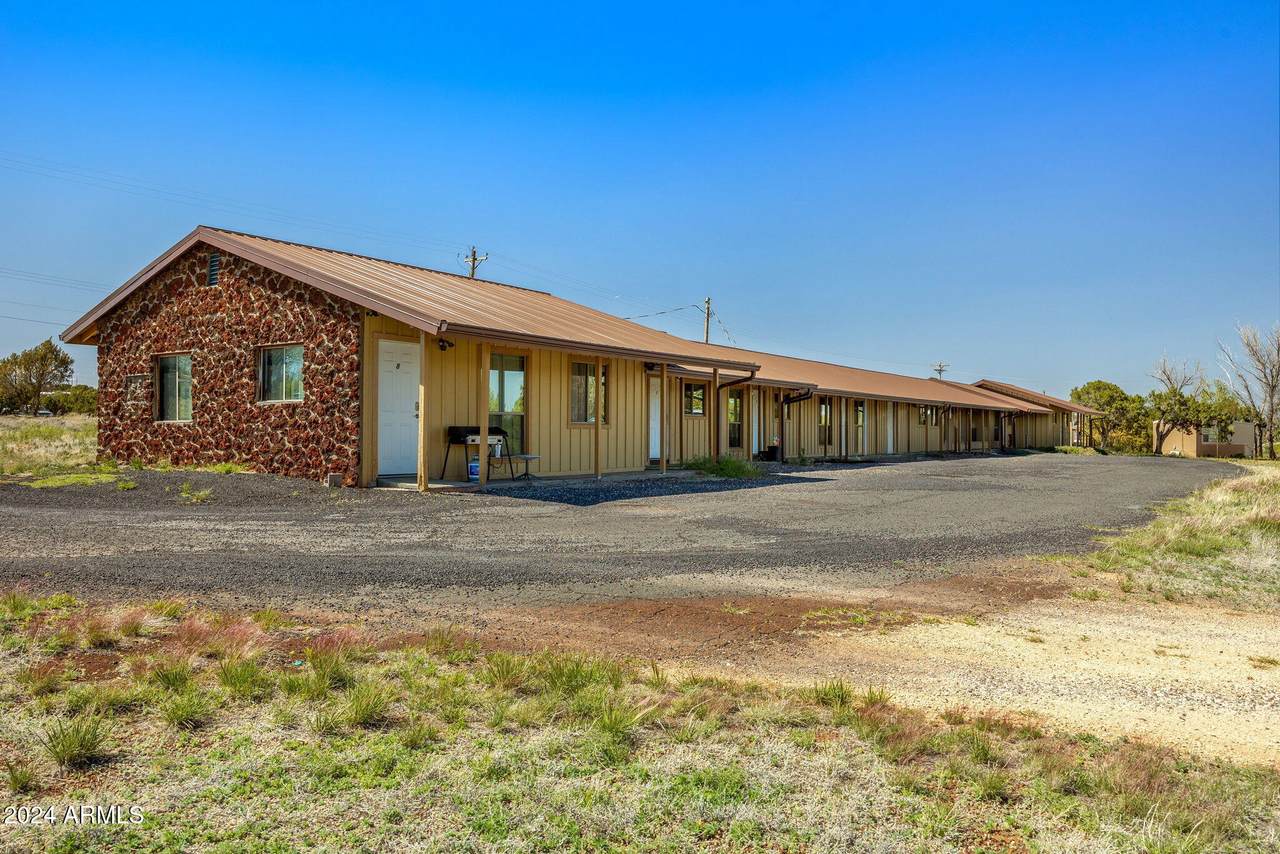 80 Clubhouse Lane - Photo 1