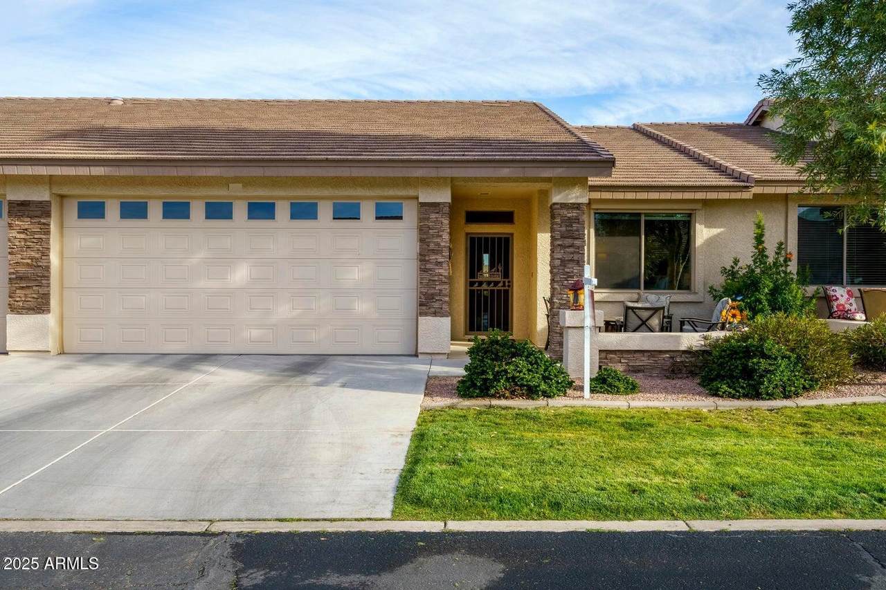 2662 Springwood Boulevard - Photo 1