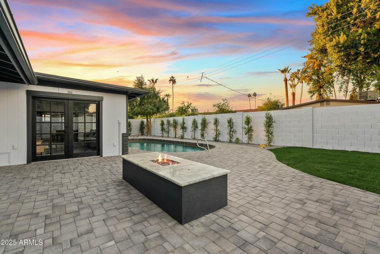 1302 Golden Lane - Photo 1