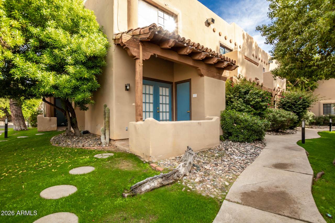 1446 Grovers Avenue - Photo 1