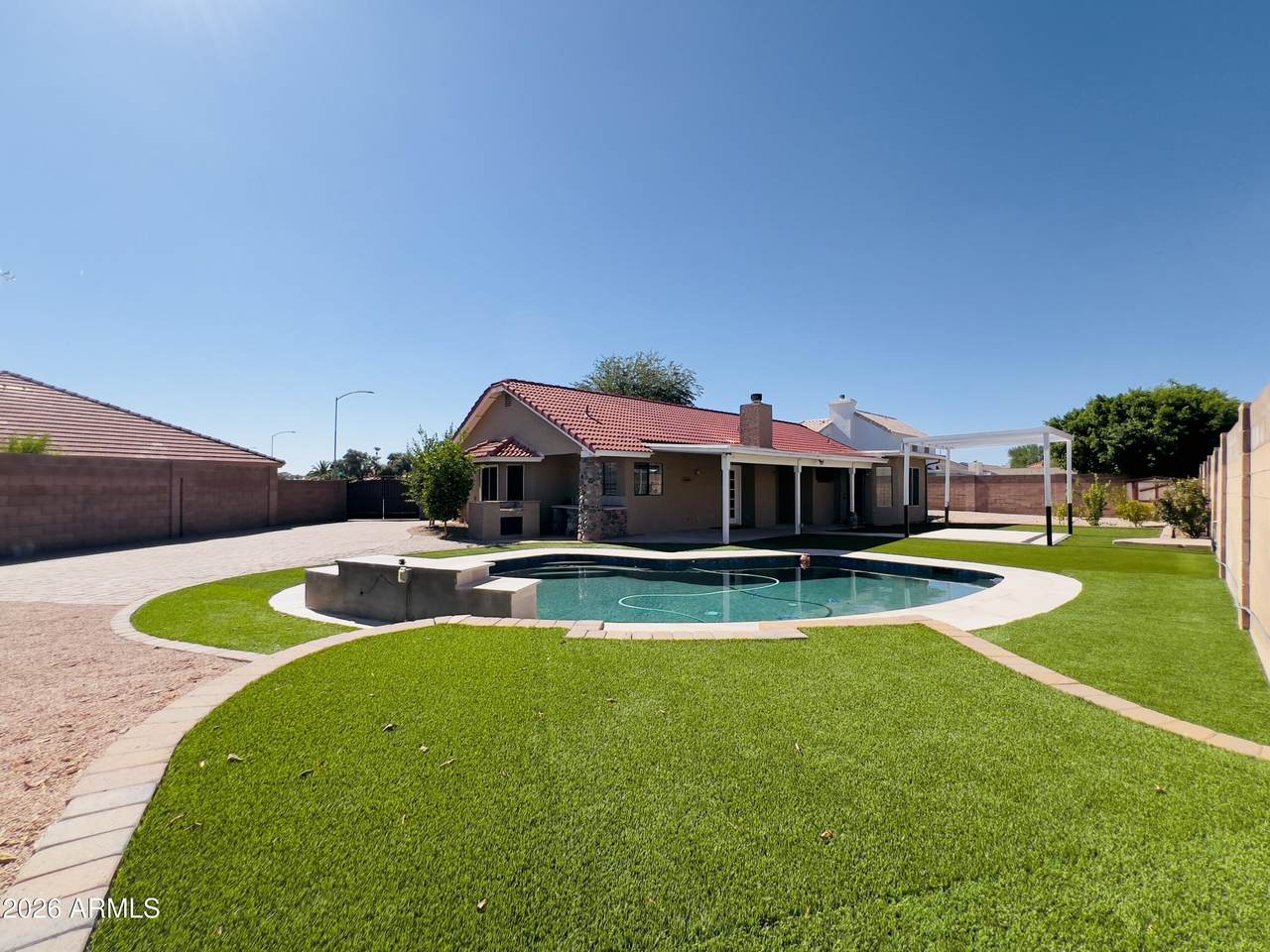 625 38TH Street - Photo 1