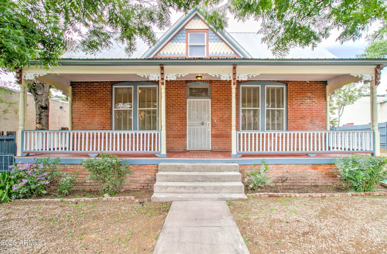 385 Broad Street - Photo 1