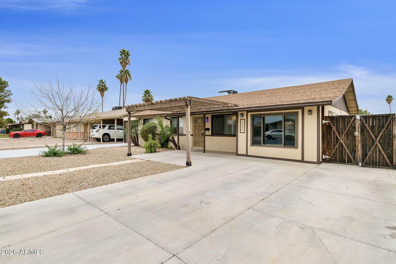 1249 Oakland Street - Photo 1