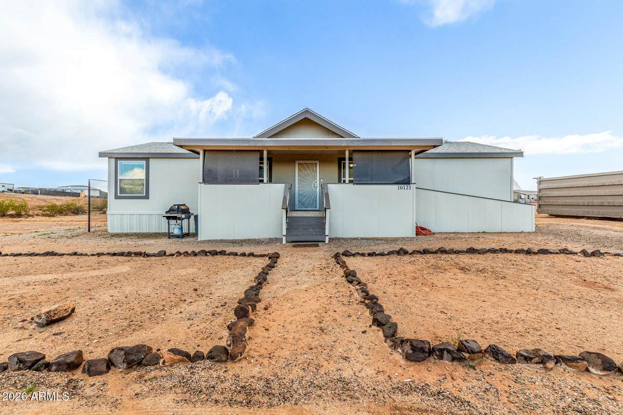 10121 353RD Avenue - Photo 1