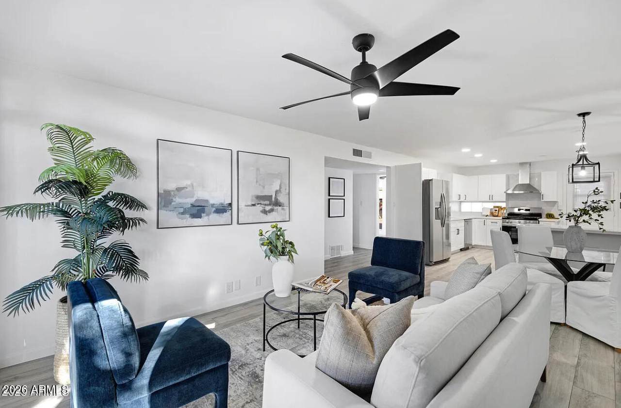 1101 Bethany Home Road - Photo 1