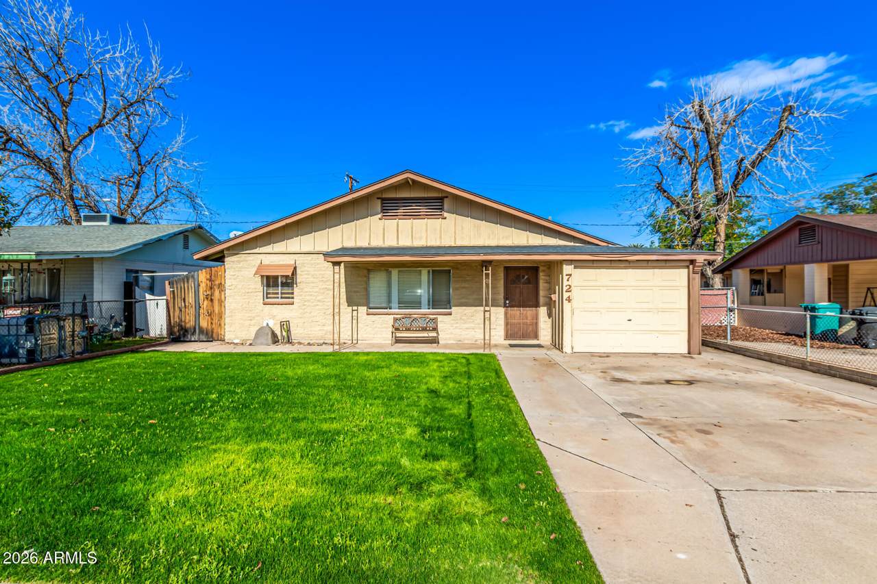 724 Park Place - Photo 1