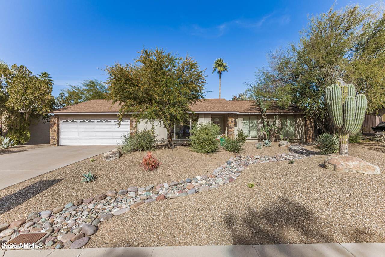 142 Voltaire Avenue - Photo 1