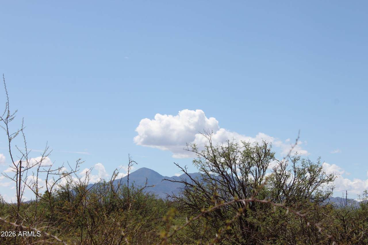 https://bt-photos.global.ssl.fastly.net/armls/1280_boomver_1_6969711-2.jpg