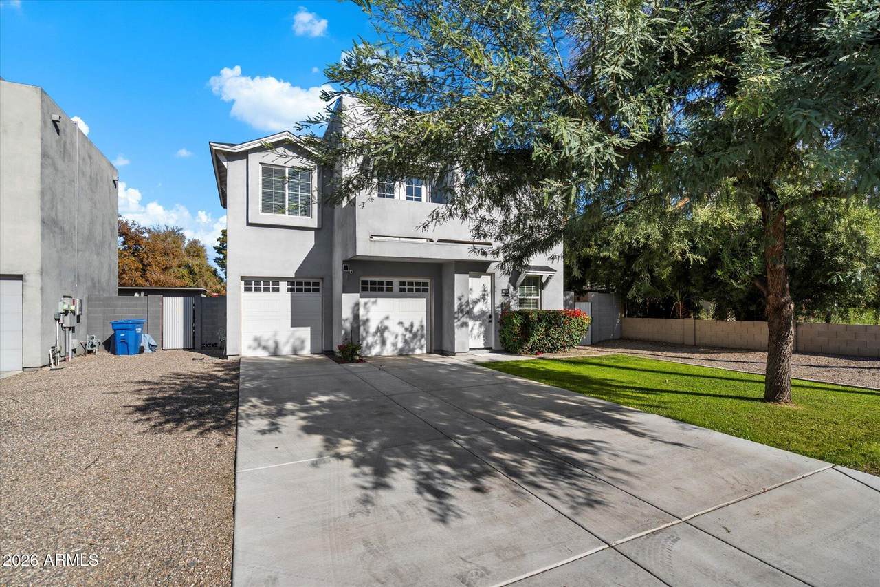 4024 Oak Street - Photo 1