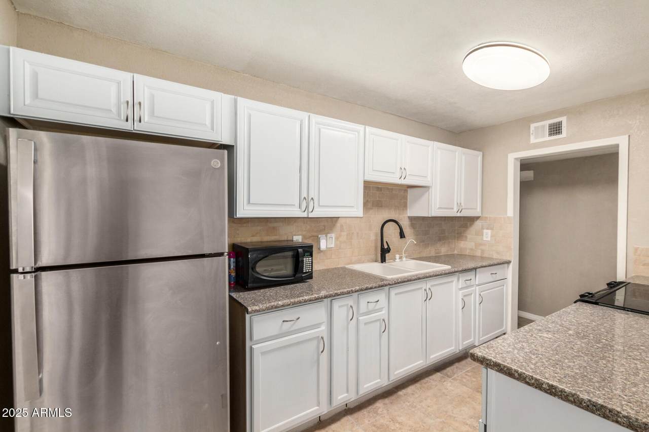 6312 41ST Avenue - Photo 1