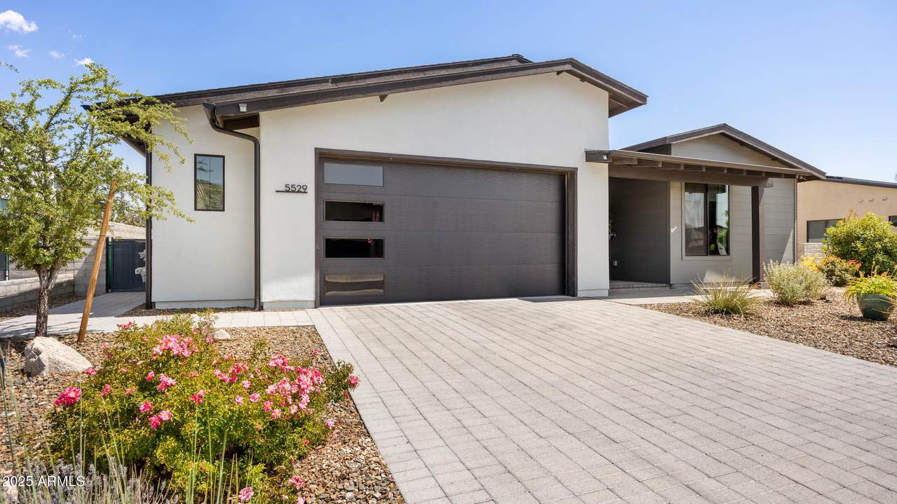 5529 Killen Loop - Photo 1