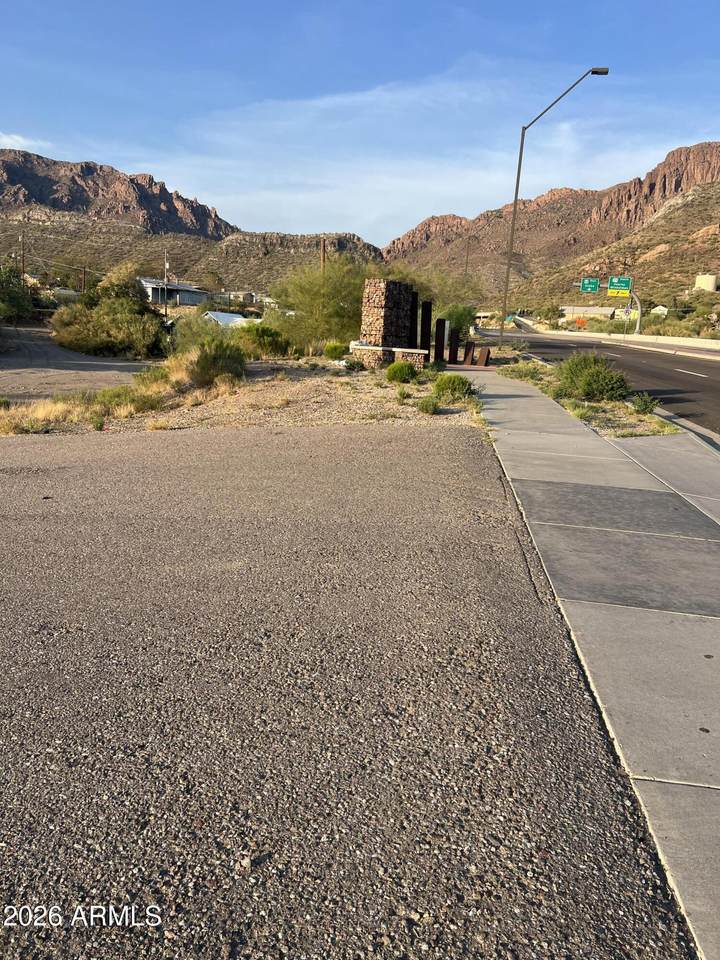 550 Us Highway 60 - Photo 1