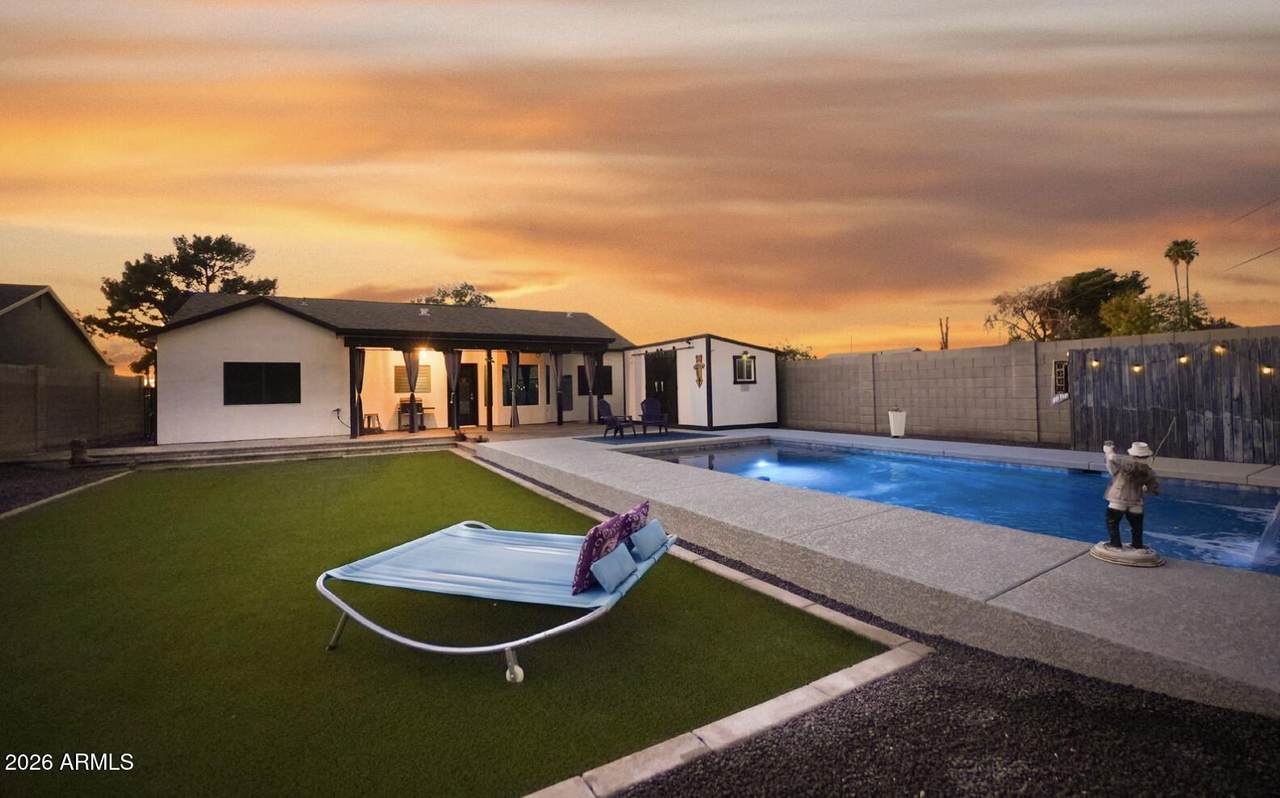 2621 30TH Place - Photo 1