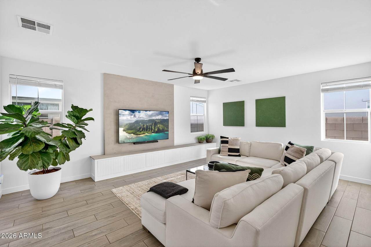 5536 Keene - Photo 1