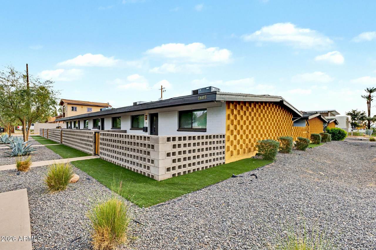 1605 Montebello Avenue - Photo 1