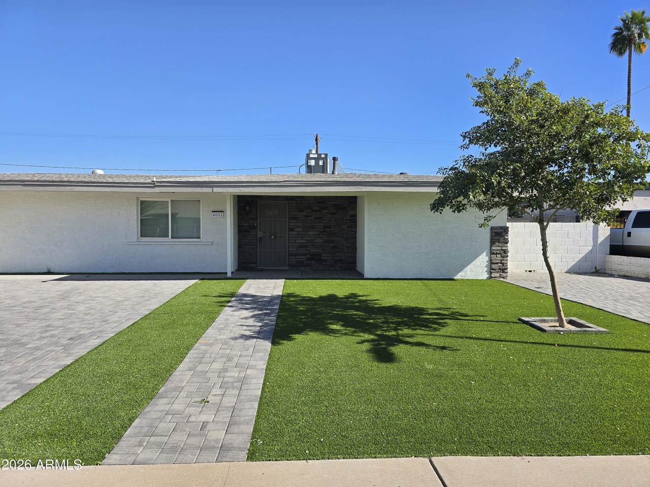 4021 49TH Avenue - Photo 1