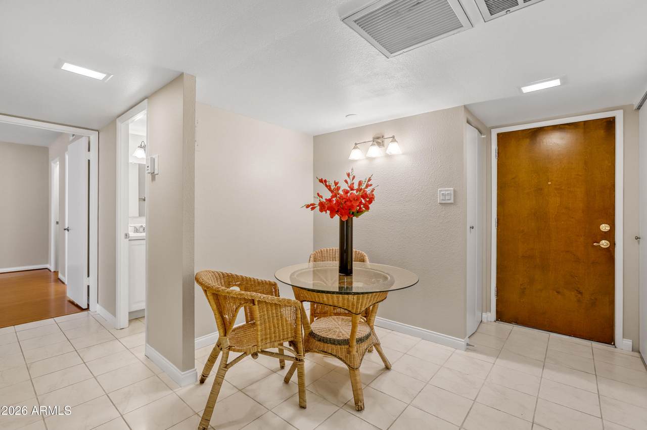 7830 Camelback - Photo 1