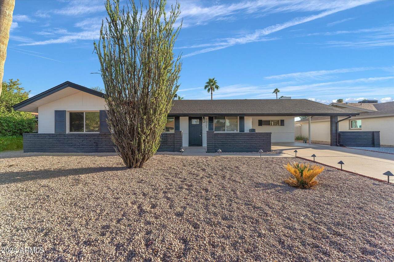 1921 Laguna Drive - Photo 1